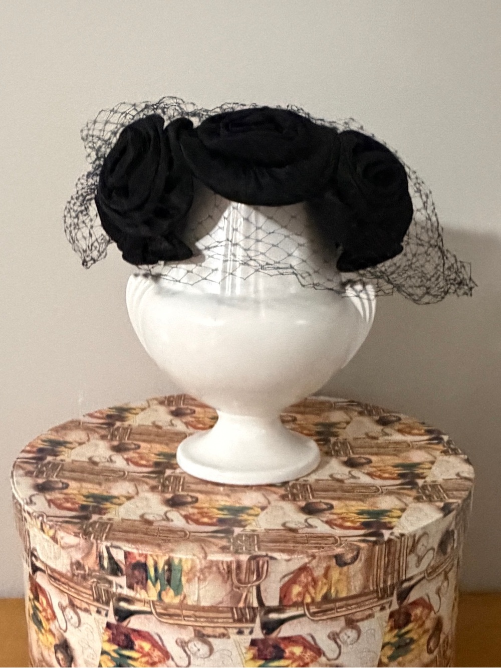 Vintage Black Veiled Rose Accent Fascinator Hat - Women Accessories
